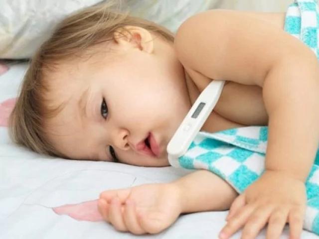Cum să înțelegeți că un nou-născut are o durere în gât Cum să determinați dacă un copil are o durere în gât