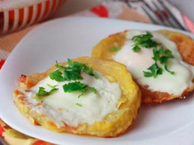 Кабачки жареные с яйцом и мукой и помидором на сковороде Как лучше сделать кабачок с яйцом